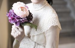 ヴィンテージドレスとブーケ